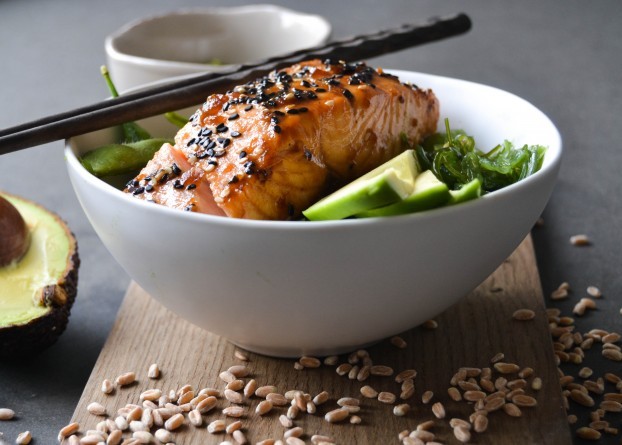 Salmon And Rice Bowl With Edamame Beans And Wakame