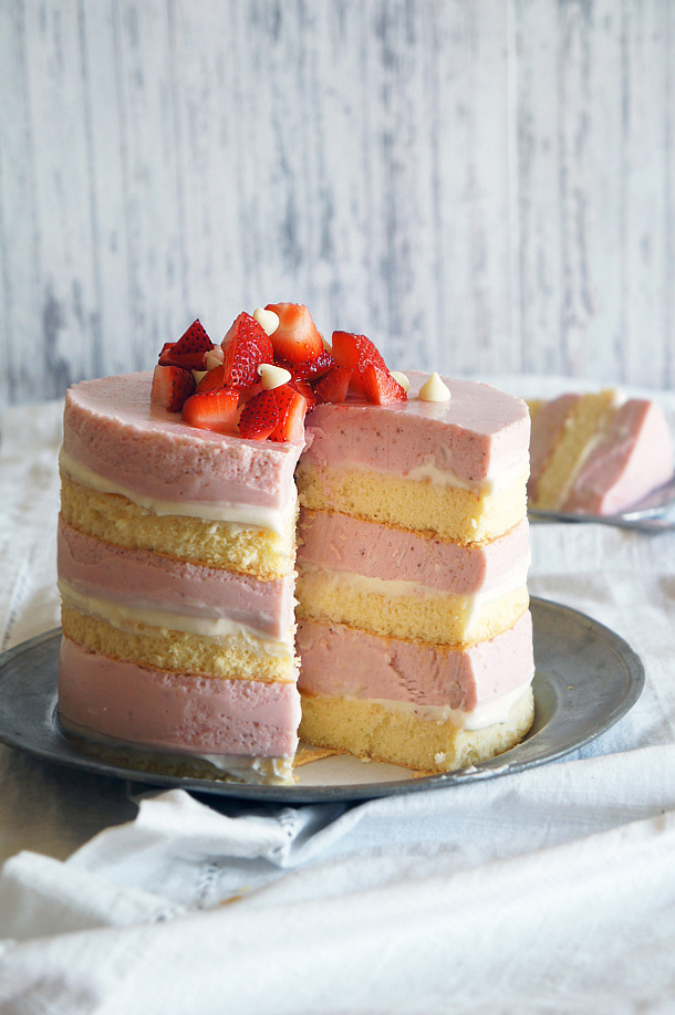 Recipe: Layered Roasted Strawberry & White Chocolate Cheesecake