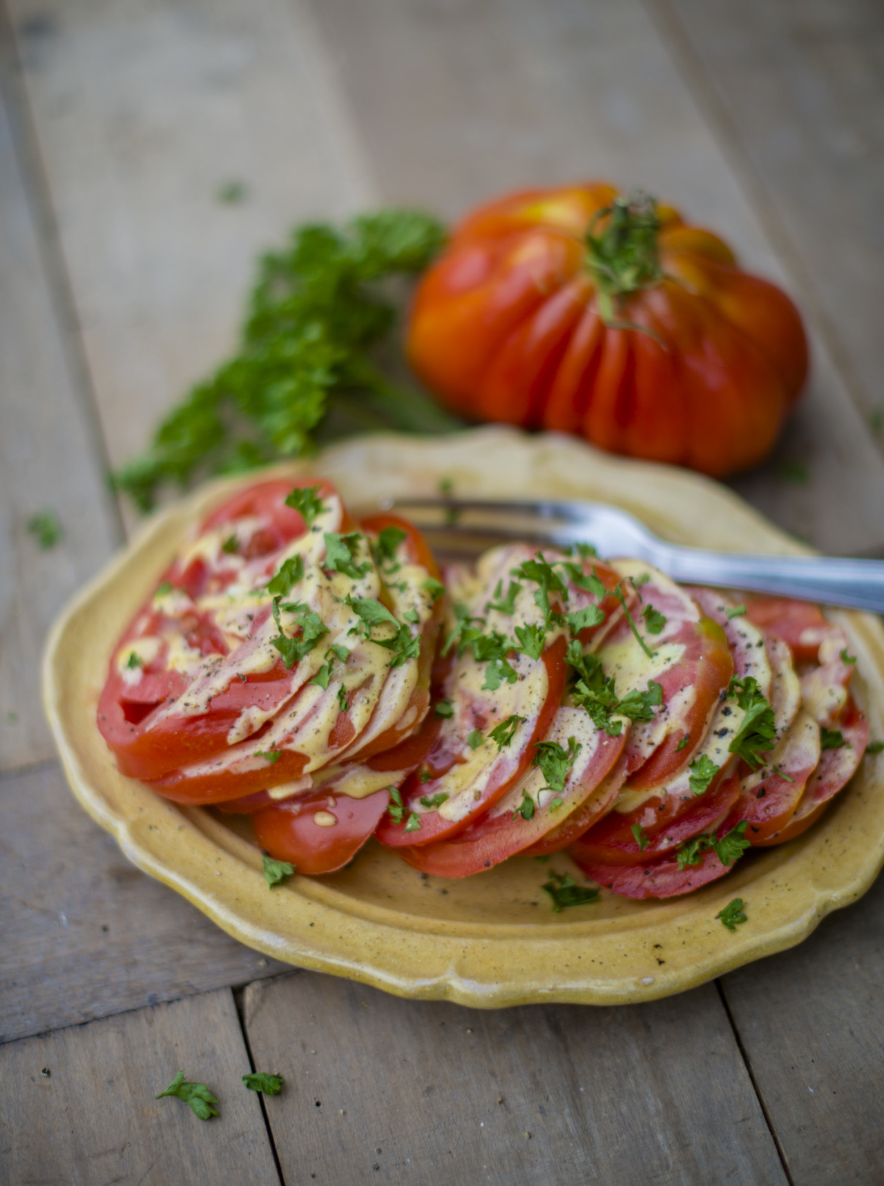 tomatoes with mustard vinaigrette and parsley